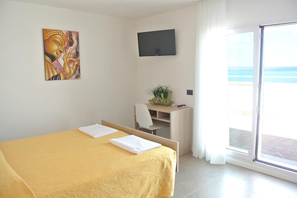 Hotel Touring Misano Adriatico Esterno foto