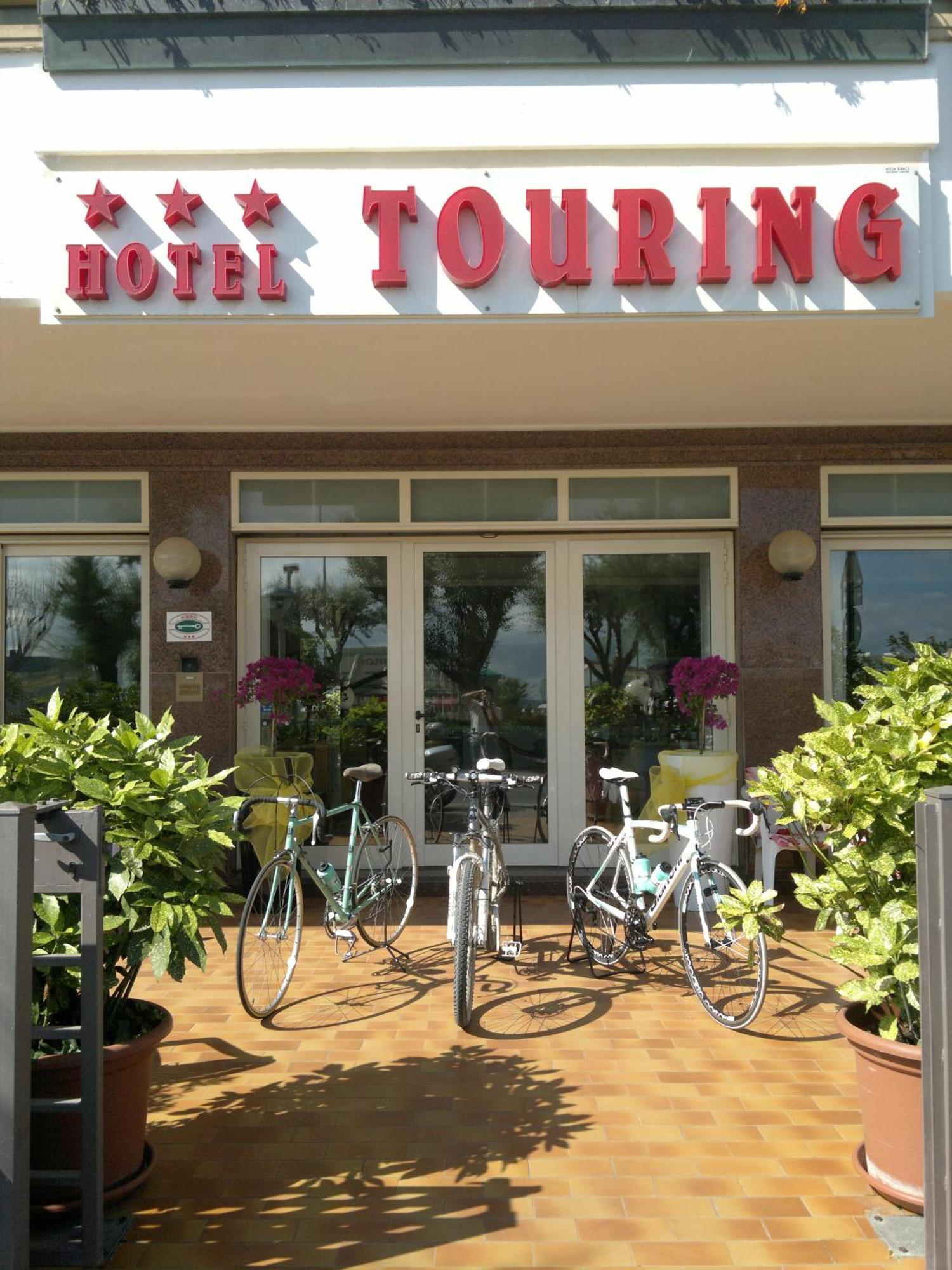 Hotel Touring Misano Adriatico Esterno foto