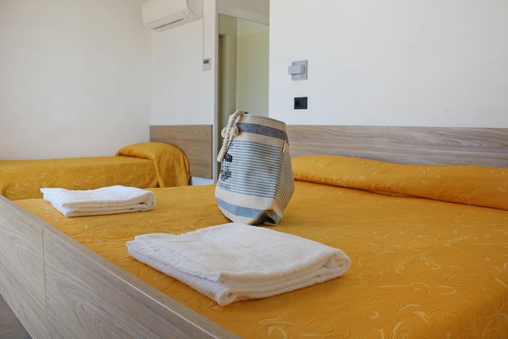Hotel Touring Misano Adriatico Esterno foto