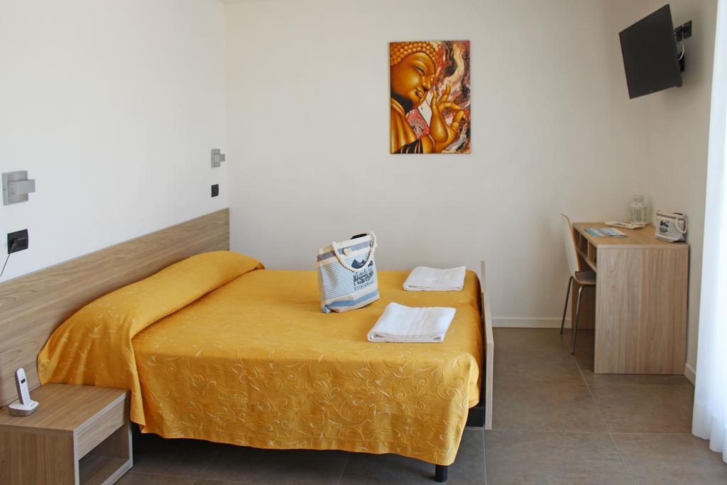 Hotel Touring Misano Adriatico Esterno foto